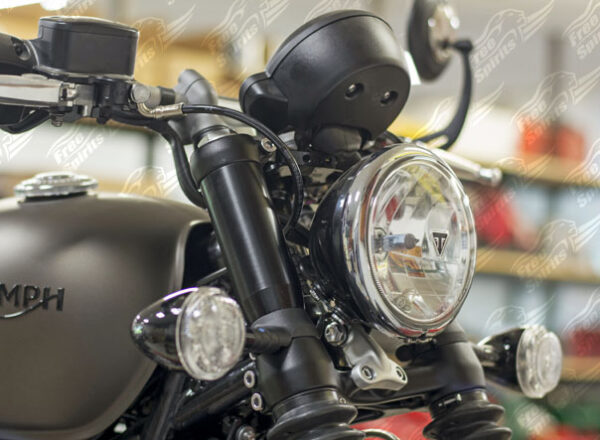 Triumph Bobber upper fork cover (Black)