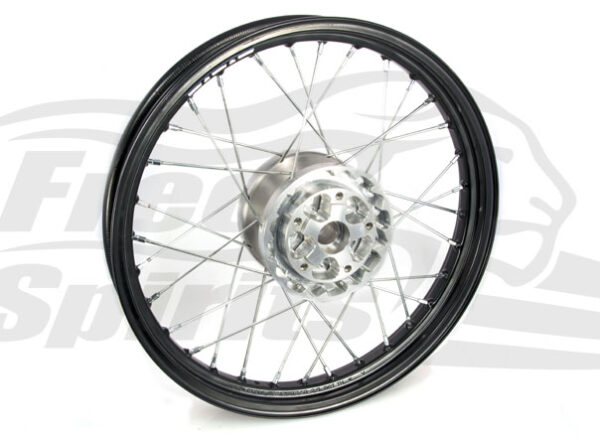 Dual disc front hub for Triumph Bobber