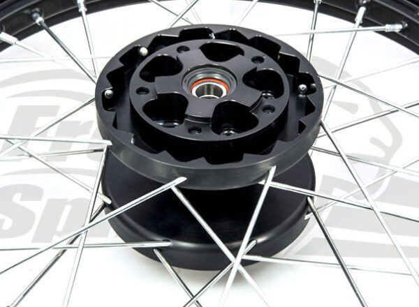 Dual disc front hub for Triumph Bobber