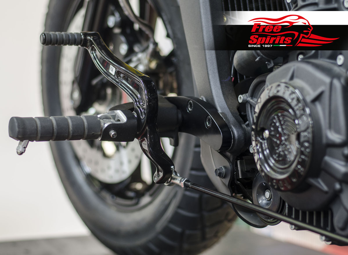 Extended forward controls adaptors plates (80mm) for Indian Scout Bobber