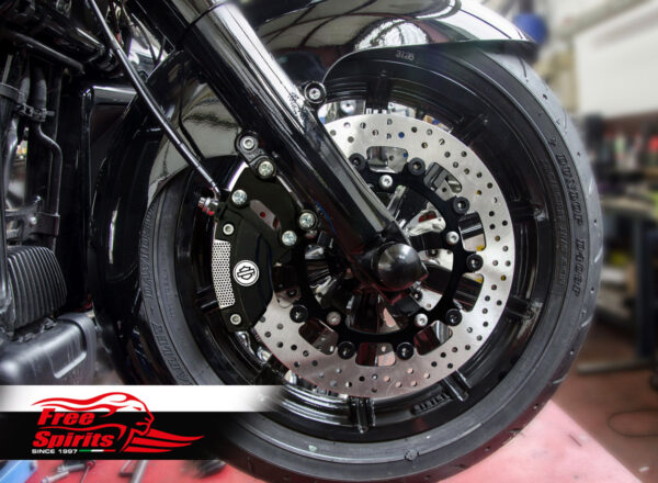 Harley Davidson Touring 2014 up - Brake rotors kit (Black) 320 mm & pads