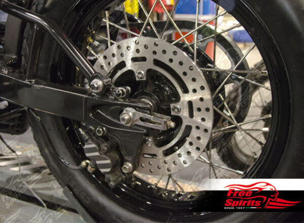 Rear brake rotor diam 254 mm & pads for Triumph