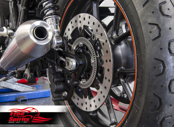 Triumph Street Twin & Street Cup - Upgrade Floating rear Brake Rotor & Pads kit