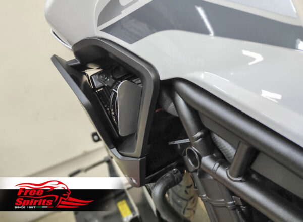 Air deflectors for Triumph Tiger 900