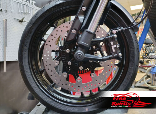 Triumph Speed, Tracker y Thruxton 400 - Up-grade Disco de freno delantero 320mm.